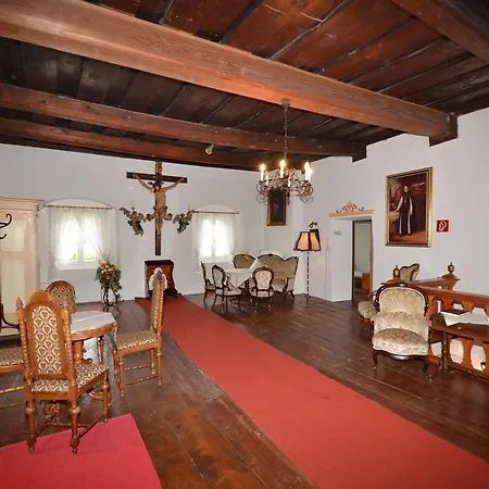 Gaestehaus Im Pfarrhof לינה וארוחת בוקר