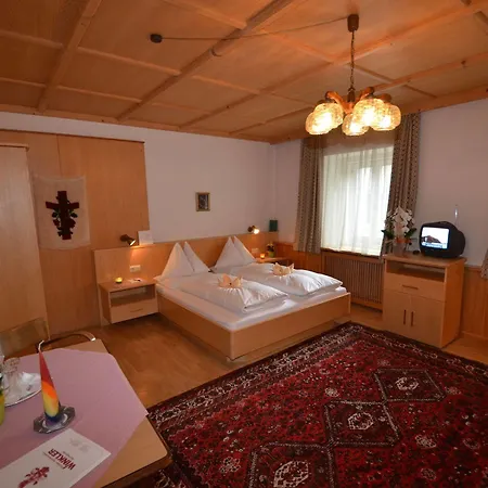 Bed & Breakfast Gaestehaus Im Pfarrhof