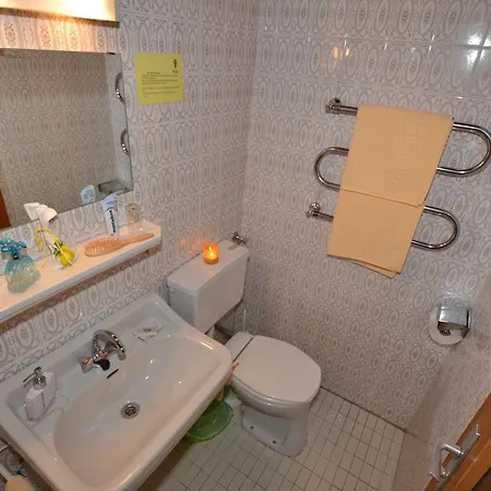 לינה וארוחת בוקר Gaestehaus Im Pfarrhof 2*