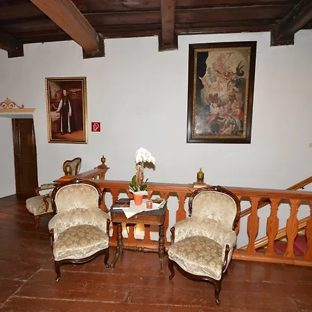 Gaestehaus Im Pfarrhof לינה וארוחת בוקר 2*