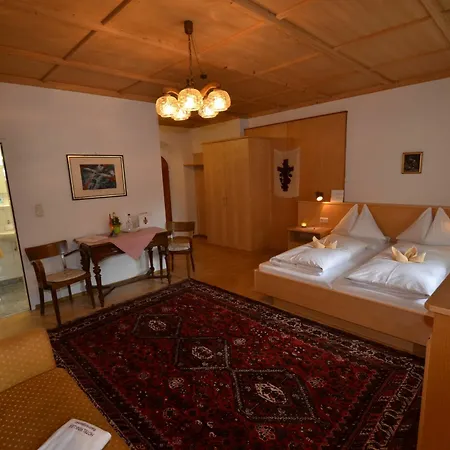 Gaestehaus Im Pfarrhof באד הופגסטין