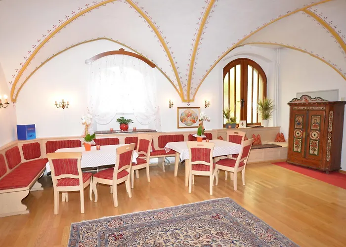 Bed & Breakfast Gaestehaus Im Pfarrhof 2*