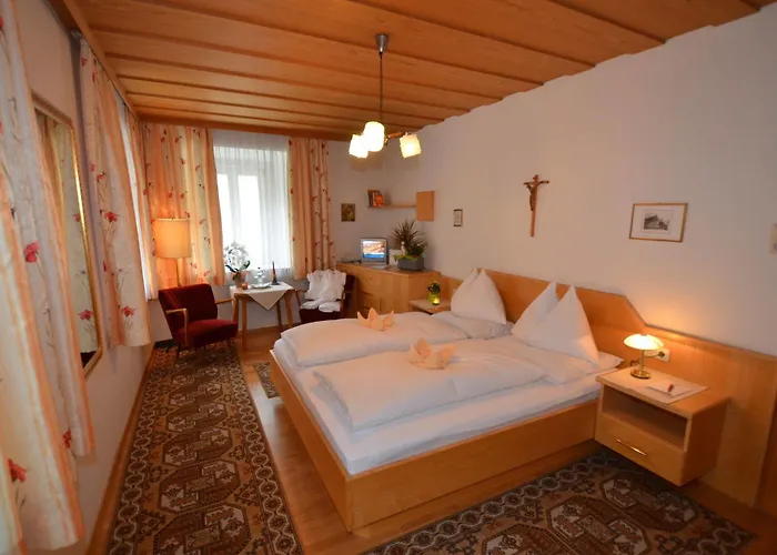 Gaestehaus Im Pfarrhof Bed & Breakfast 2*